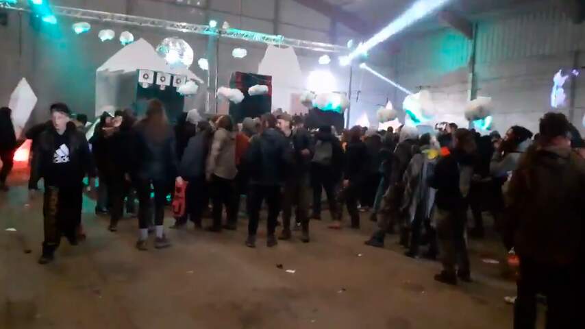 Zeker 2.500 Fransen bezoeken illegale rave in Bretagne