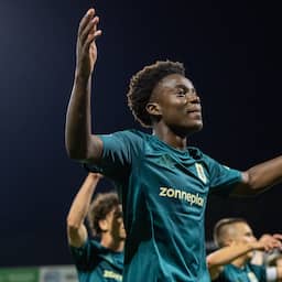 NU+ | 'Dubbel gevoel' rond scholier (15) in Eredivisie: 'Lijkt volwassener dan hij is'