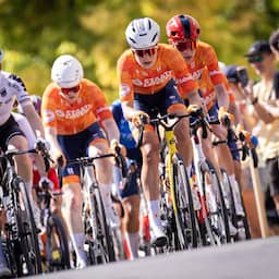 Live WK wielrennen | De Vries keert terug na zware valpartij, Vollering wacht af