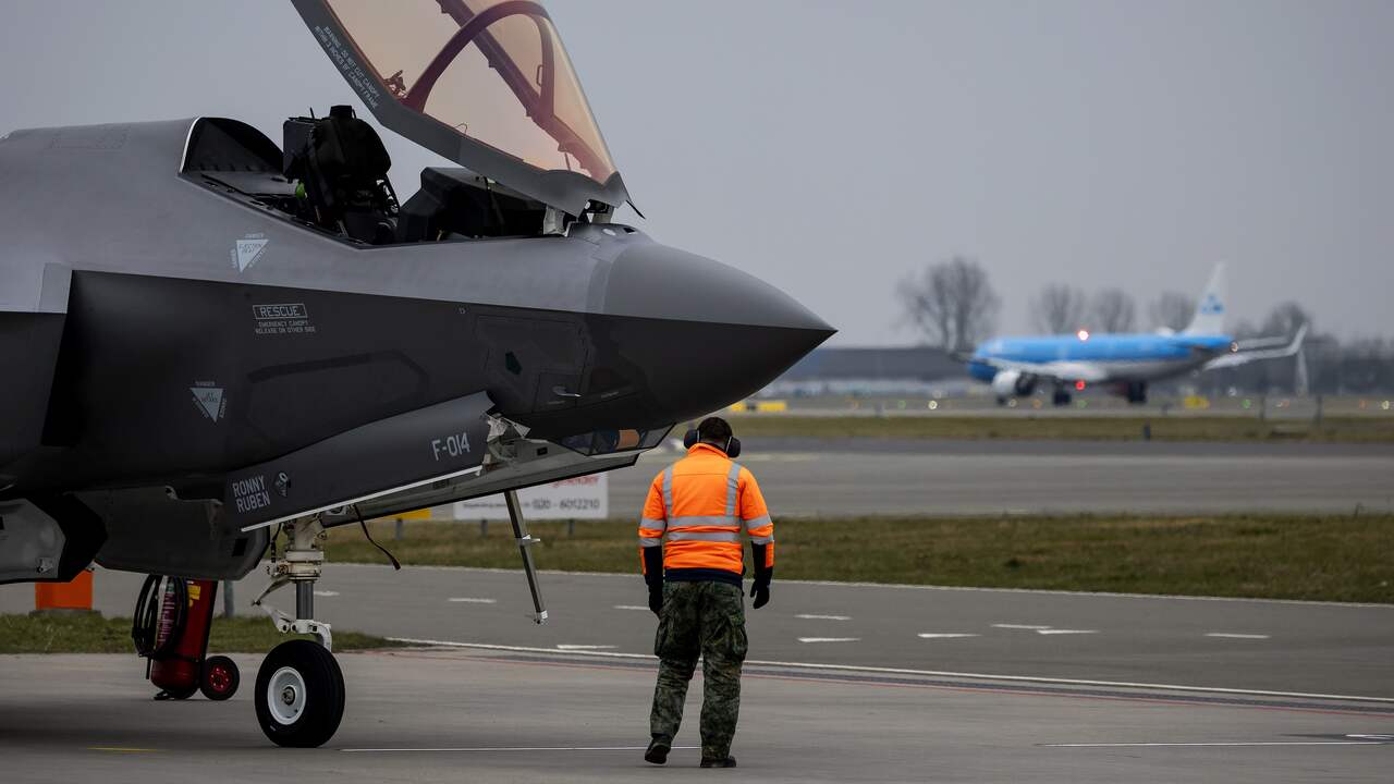 F-35's oefenen vanochtend niet op Schiphol vanwege de mist