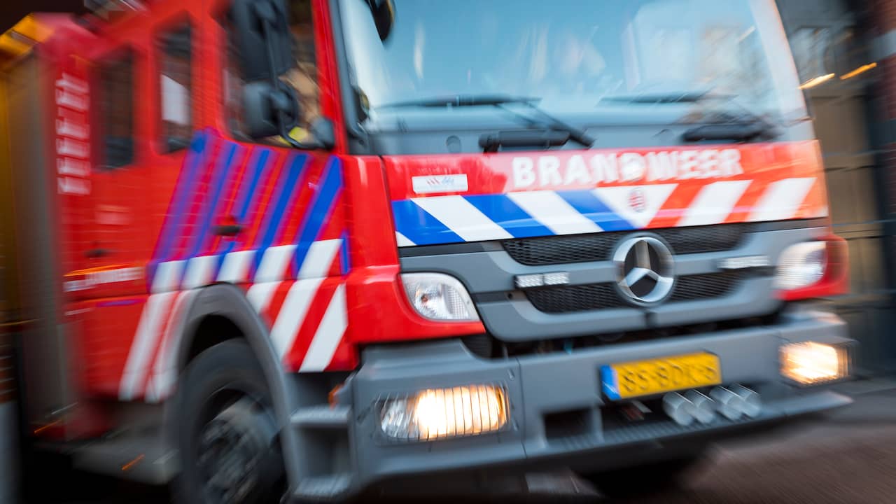 Zes mensen naar ziekenhuis door brand in portiekflat Den Helder
