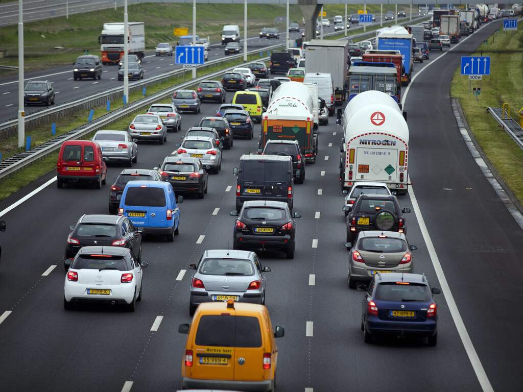 Verlenging A15 nog onzeker, minister krijgt half jaar voor extra huiswerk