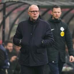 Ajax-coach Grim boos over goal AZ: 'Dat hadden we vooraf besproken'