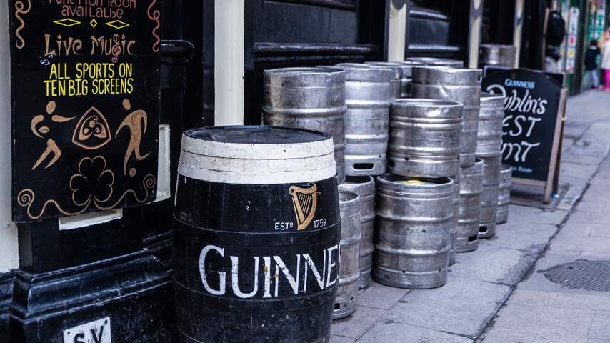 Foto bij Dieven in Engeland gaan ervandoor met achthonderd vaten Guinness-bier