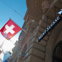 Zwitserse bank UBS krijgt miljoenenboete voor hulp bij belastingontduiking