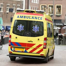 Fietsster valt in diepe put tijdens rioolwerkzaamheden in Eindhoven