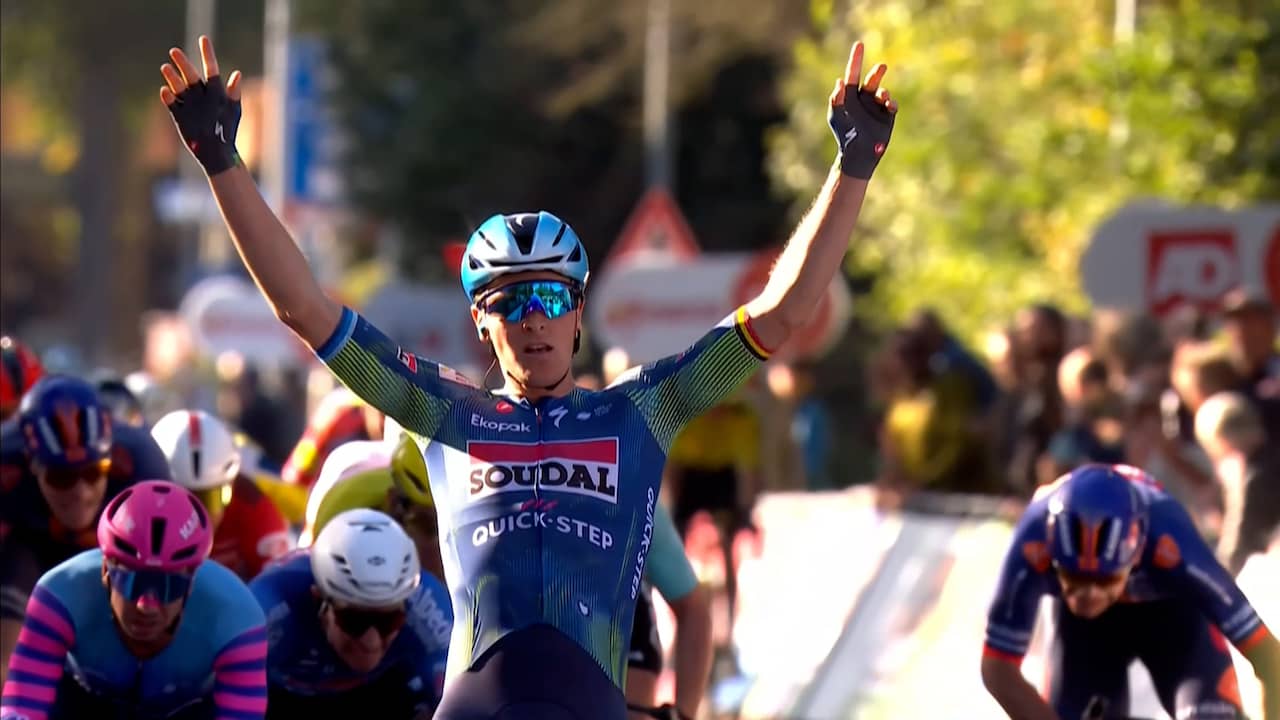 Merlier blijft Groenewegen knap voor en wint eindsprint in Eneco Tour