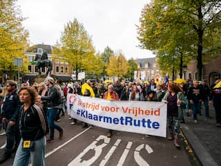 Eén op de vijf Nederlanders ging overheid meer wantrouwen door coronascepsis