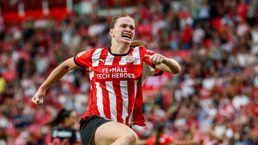 Vrouwen PSV en Ajax nog één ronde verwijderd van Champions League