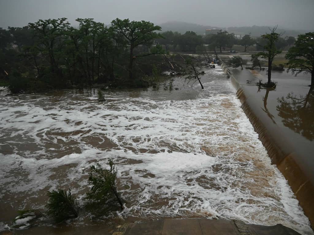 Verwoestende overstromingen zetten Texas onder water: 51 doden | Buitenland | NU.nl