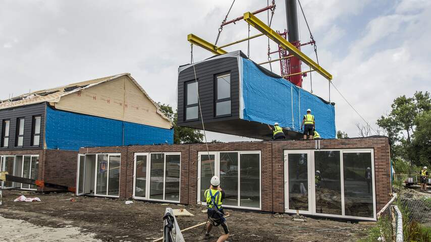 Foto bij Lossen prefabwoningen het woningtekort op? 'Het is zeker goedkoper'