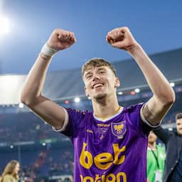 Go Ahead verkoopt Smit via speciale constructie voor recordsom aan Stoke City