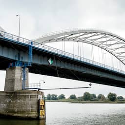Brugconstructie Merwedebrug A27 is niet veilig: verbod voor vrachtverkeer
