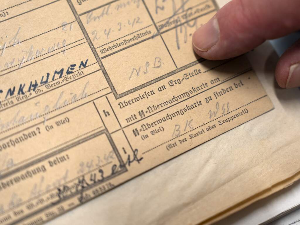 Oorlogsarchief komt online in Den Haag, minister wil geen bezoekers controleren