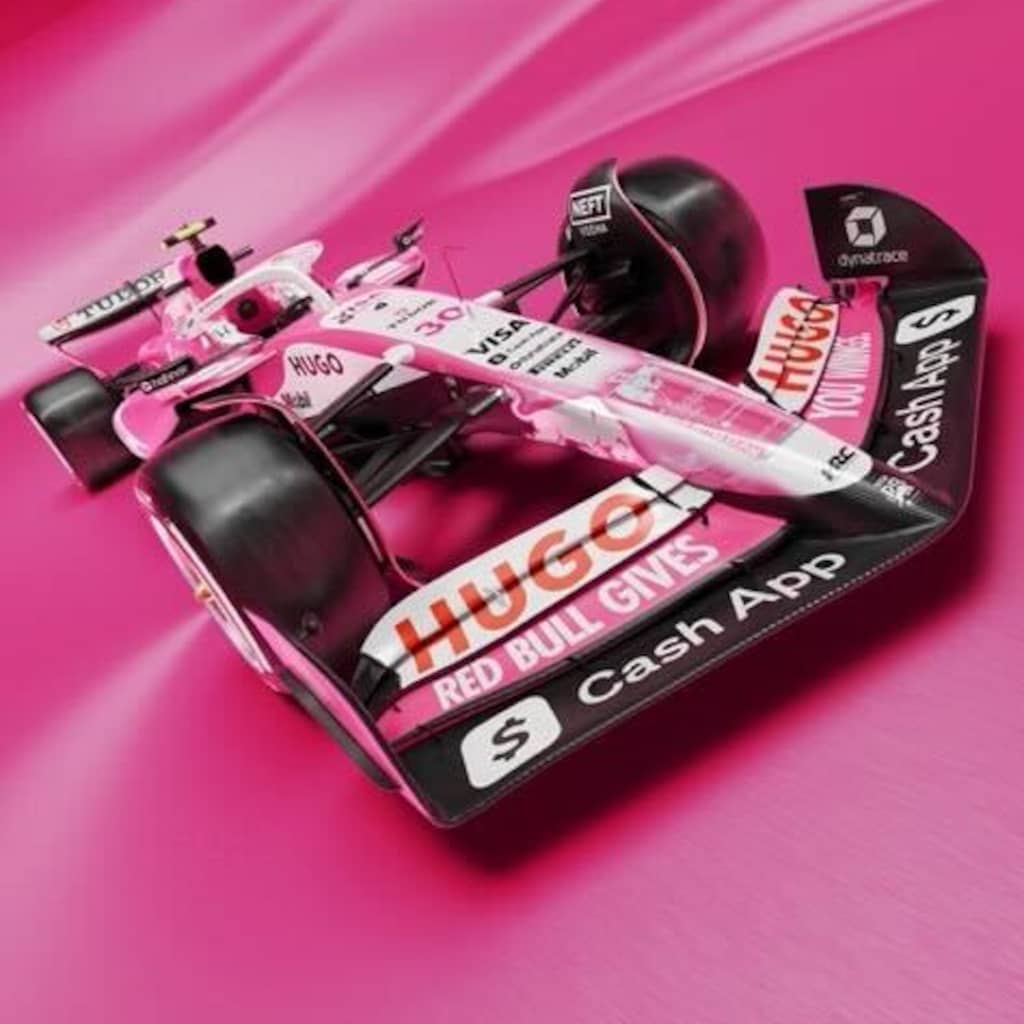 Formule 1-team Racing Bulls met knalroze auto aan de start in