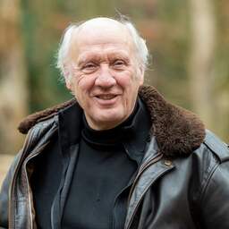 Herman van Veen geeft vijf kerstconcerten in kerken