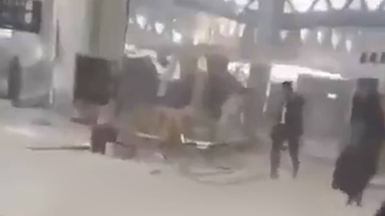 Puin en paniek na luchtaanvallen op luchthaven in Saoedi-Arabië