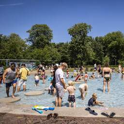 Zwemband die duizenden keren is verkocht blijkt onveilig: 'Stop met gebruik'