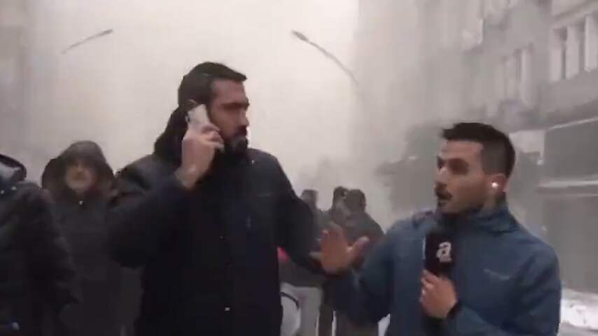Turkse nieuwsploeg filmt tweede aardbeving tijdens liveverslag