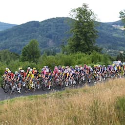 Live Tour | Van Anrooij teruggepakt op laatste klim, strijd om geel verwacht