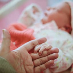 Twee Amerikanen (38) beschuldigen ziekenhuis van babywissel bij geboorte