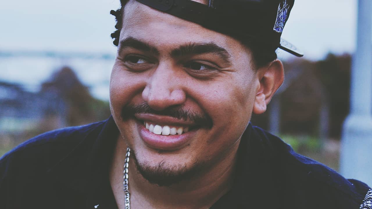 'Belangrijkste Nederlandse rapper' Fresku bestookt mediastad Hilversum ...