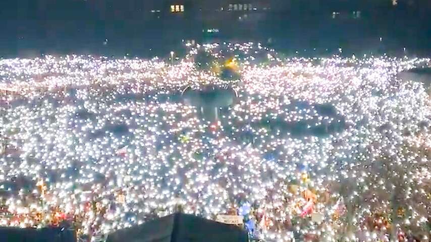 Duizenden Slowaken sluiten zich aan bij massaal protest