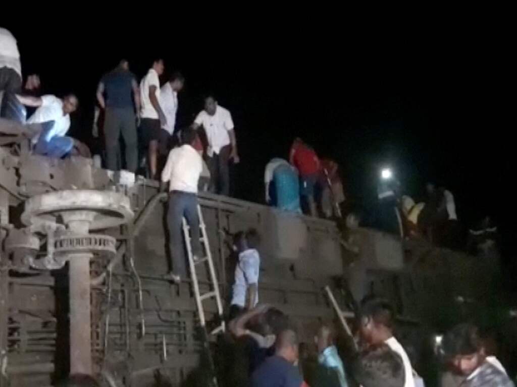 Dodental treinramp India loopt op tot boven de 100, zeker 850 gewonden