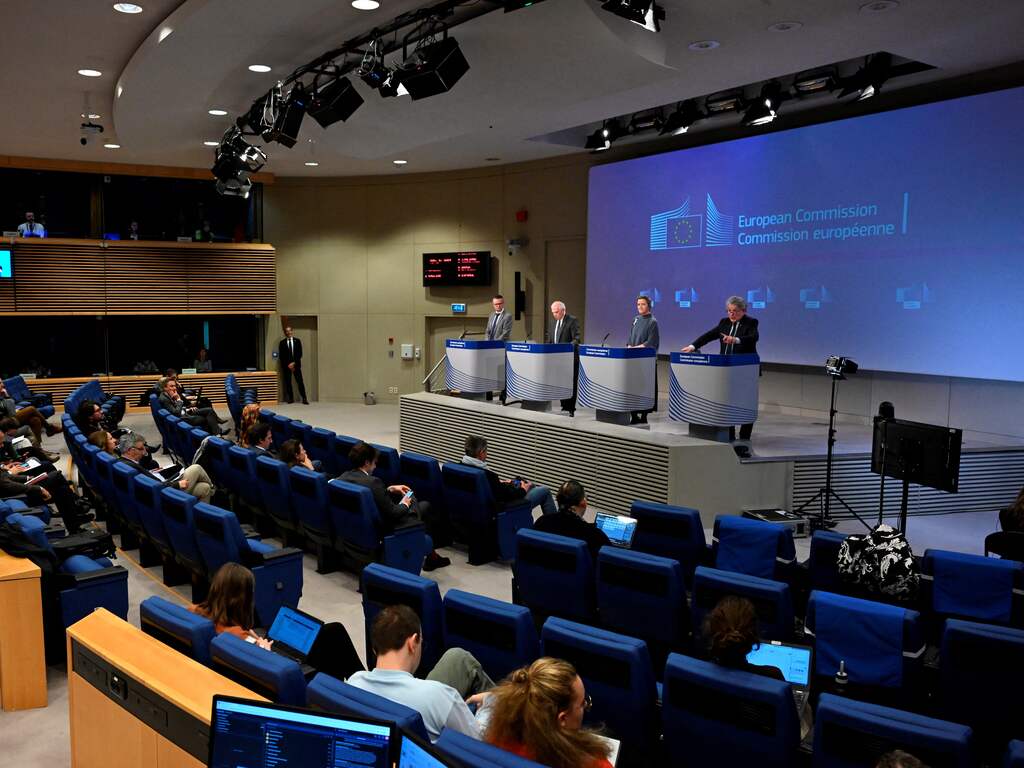 Europese Commissie wil dat landen meer wapens kopen bij Europese fabrieken