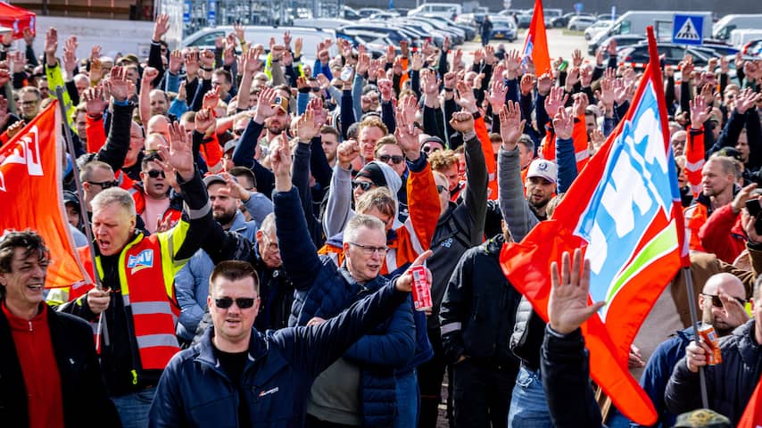 Ook havenmedewerkers gaan staken vanwege bezuinigingen sociale zekerheid