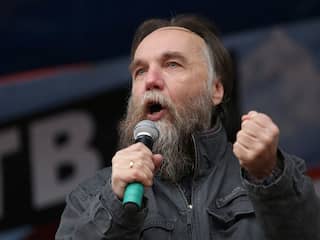 Dochter van 'Poetin-fluisteraar' Aleksandr Dugin omgekomen: wie is hij?