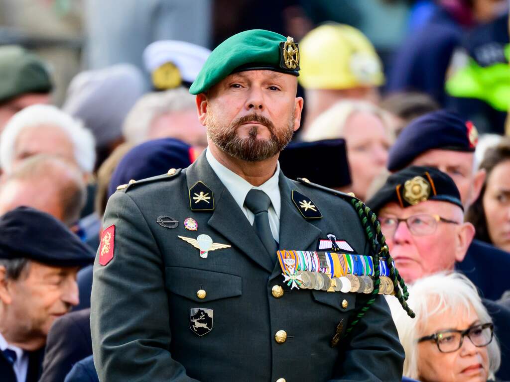 Demonstranten 5 mei doen aangifte van mishandeling tegen officier Marco Kroon