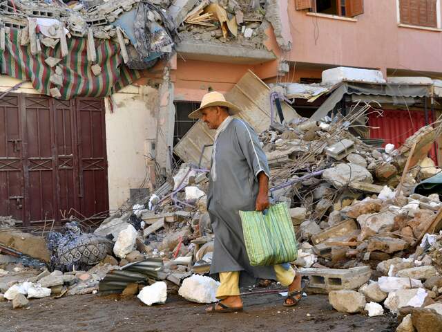 Het dodental van de zware aardbeving in Marokko is gestegen tot 2.122. Het aantal gewonden is opgelopen tot 2.421. Dat meldt de Marokkaanse staatstelevisie.