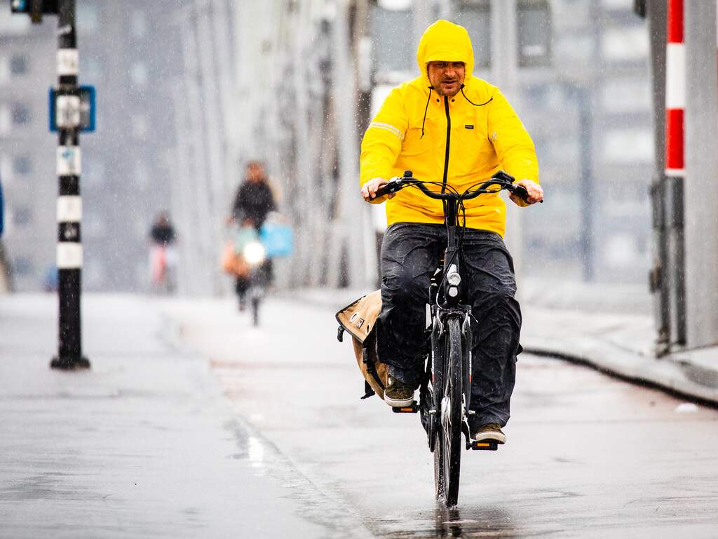 Weerbericht: Het weekend begint koud met lokaal regen