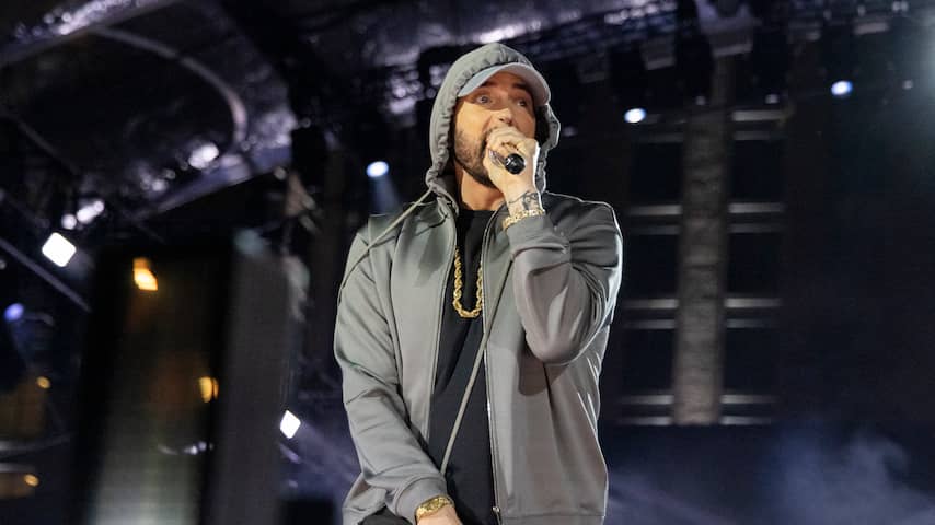 Eminem veilt meer dan honderd paar sneakers voor goed doel