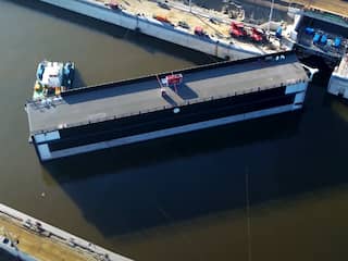 Zeesluis in IJmuiden zal niet Sluisje McSluisface maar Zeesluis IJmuiden heten