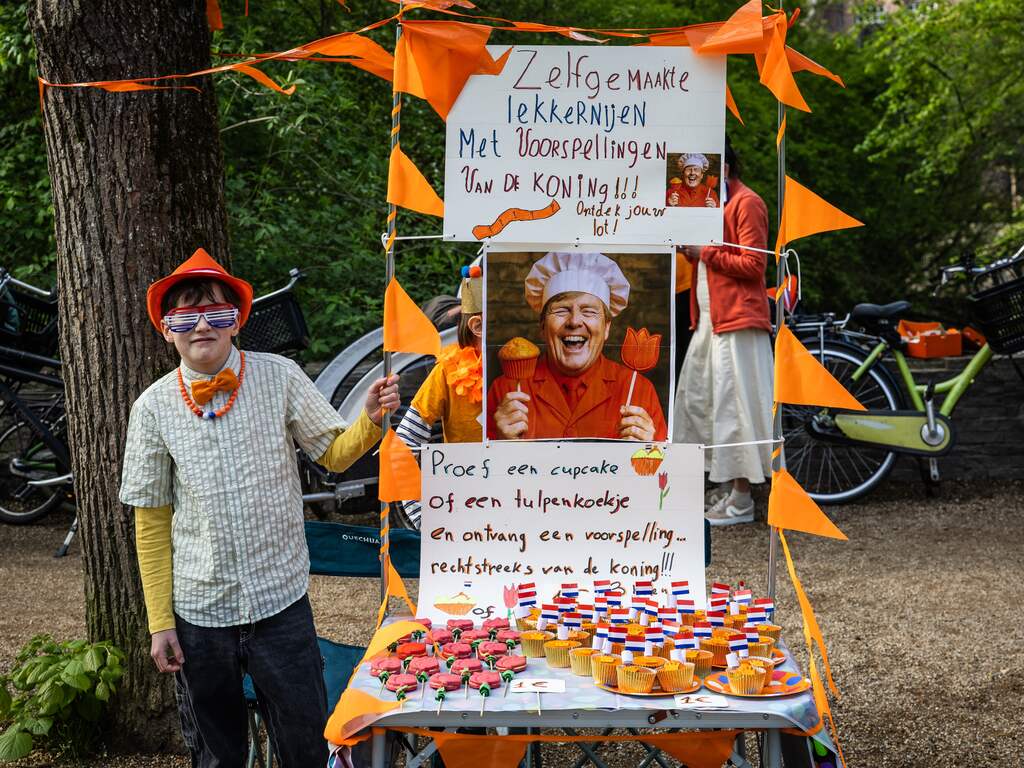 Steden stromen vol voor Koningsdag na rustig verlopen nacht met één dieptepunt