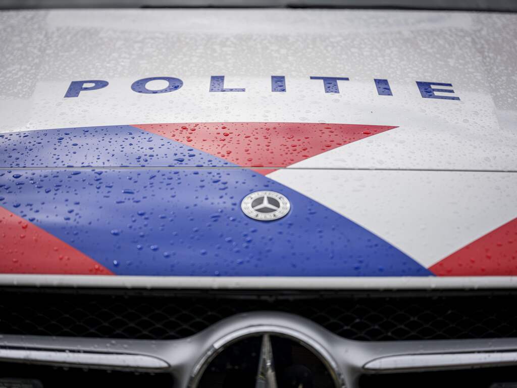 Man met bijl rijdt in op politie tijdens achtervolging in Drenthe en Overijssel
