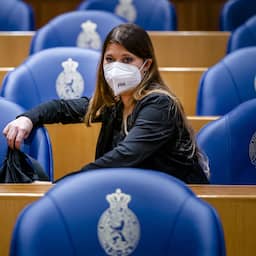 Coronaverhoren gaan verder na een zomerstop: Kamer richt de blik nu op zichzelf