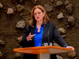 VVD-staatssecretaris De Vries moet toeslagenaffaire gaan afhandelen