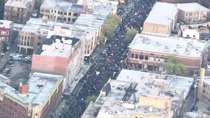 Luchtbeelden tonen groot protest in Chicago tegen politiegeweld
