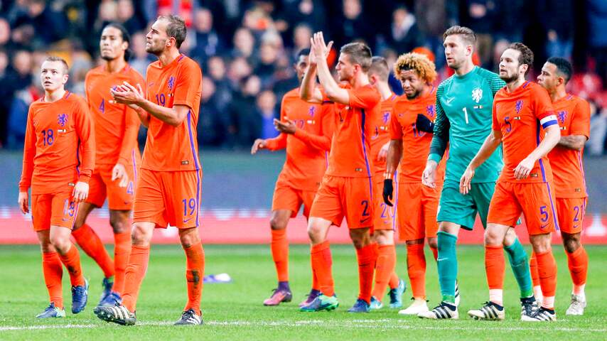Nederlands elftal geeft in slotfase oefenzege weg tegen België
