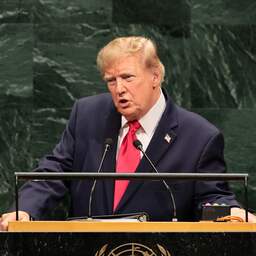 Trump haalt uit naar 'schurken' in ICC en roept leden op zich terug te trekken