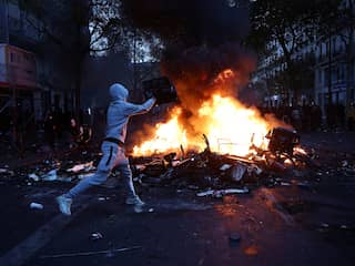 1.200 arrestaties na Franse rellen, Macron wil 'blok vormen tegen chaos'