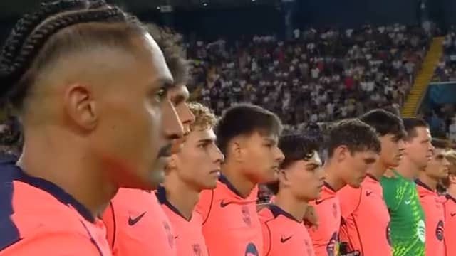 Barcelona eert overleden vader van Messi met moment stilte voor oefenduel