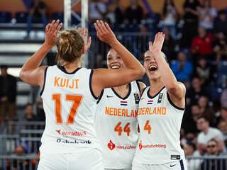 3x3-basketbalsters na groepswinst direct naar laatste acht op WK