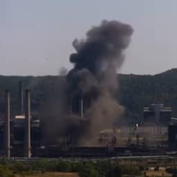 Video | Beelden tonen explosie bij fabriek in Noord-Amerika