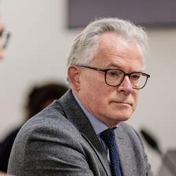 Masturberen of buikpijn in auto? Ex-burgemeester Groningen voor het hof