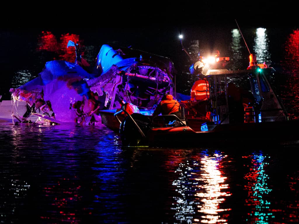 Reddingswerkers in Washington na vliegtuigcrash