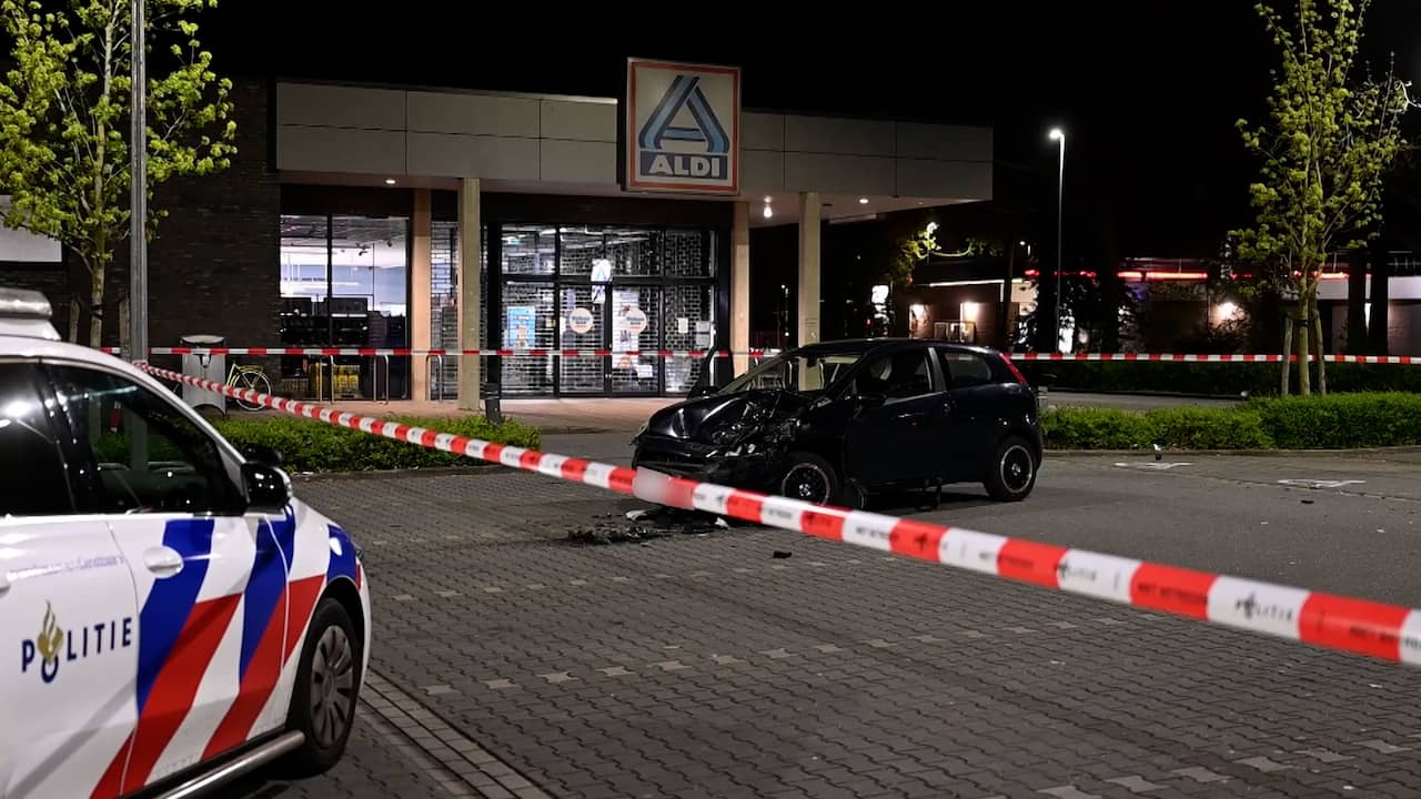 Politie vindt vier zwaar beschadigde auto's na familieruzie in Tilburg
